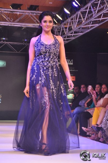 Vimala-Raman-at-Kingfisher-Hyderabad-International-Fashion-Week-2014